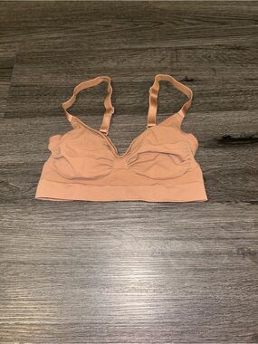 SKIMS Nude Toned Seamless Bralette